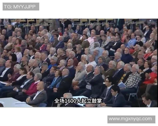 足球明星震撼登场引发全场狂欢球迷热情高涨瞬间回顾